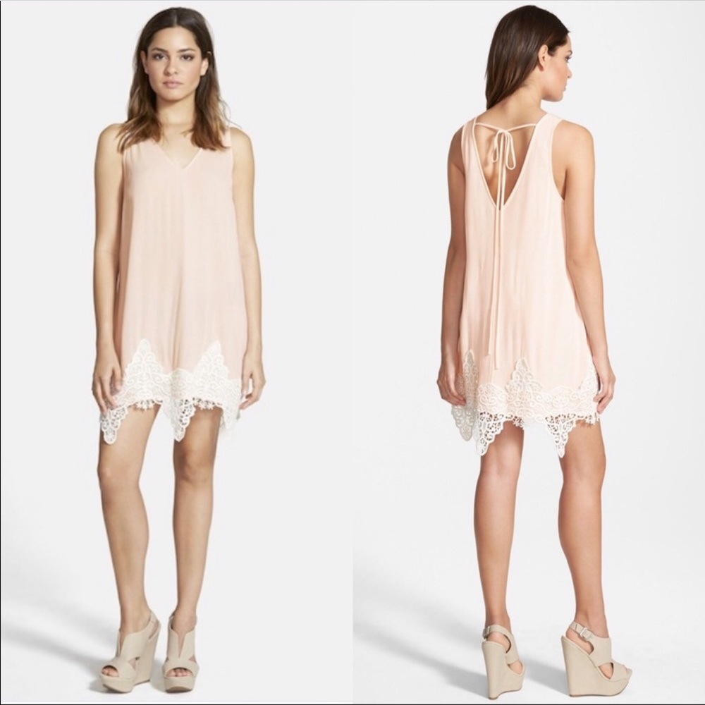 ASTR the label crochet hem shift dress